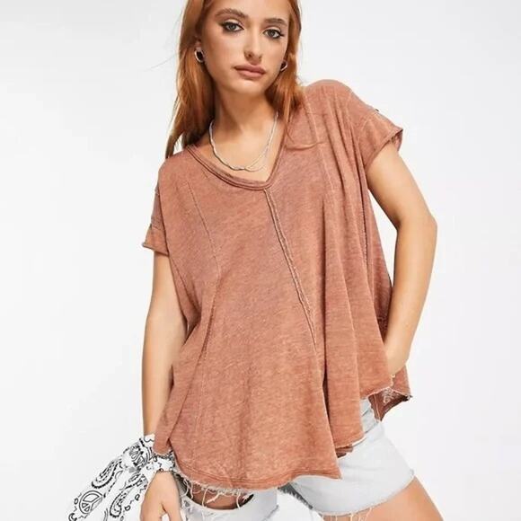 We The Free Sammie Tee V-Neck Flowy in Washed Brown - Picture 1 of 6